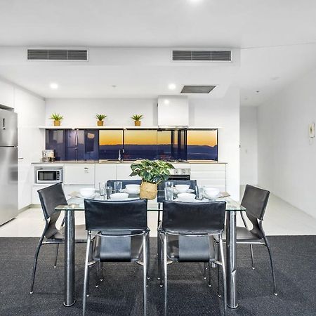 Kids Stay Free In Hinterland View 1 Bedroom Spa Apartment At Circle On Cavill - Q Stay Gold Coast Exterior photo